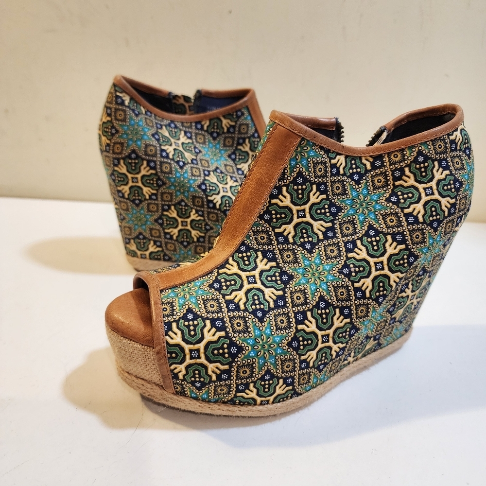 80%20 Mosaic Pattern Peep-Toe Wedge Sandals in Turquoise and Brown